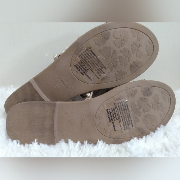 Forever brand woman size 8 studded sandals - Picture 5 of 5